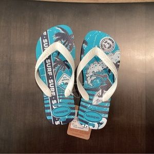 Havaianas Boys Flip Flop.  Size 2Y